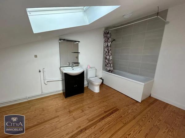 Appartement à louer 2 pièces 60.62m² Saint-Quentin (02100)
