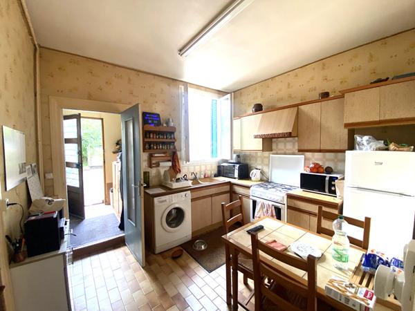 Maison Nanterre 4 pièce(s) 374 m2 470 000 € **  - Référence  15446