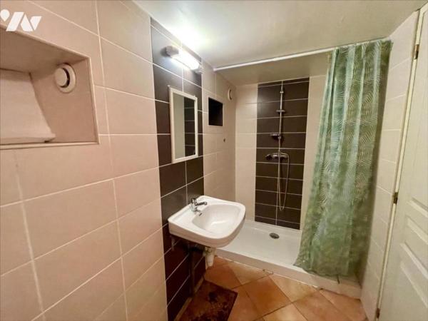 Ensemble immobilier en pierres