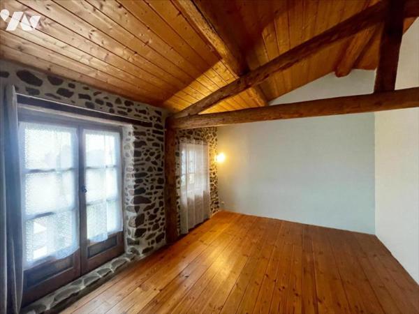 Ensemble immobilier en pierres