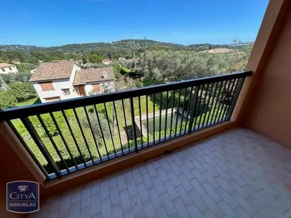 Appartement à louer 2 pièces 42.5m² La Roquette-sur-Siagne (06550)
