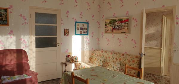 Dormans (51700) MAISON AVEC DEPENDANCES ET COUR