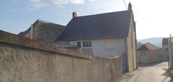 Dormans (51700) MAISON AVEC DEPENDANCES ET COUR