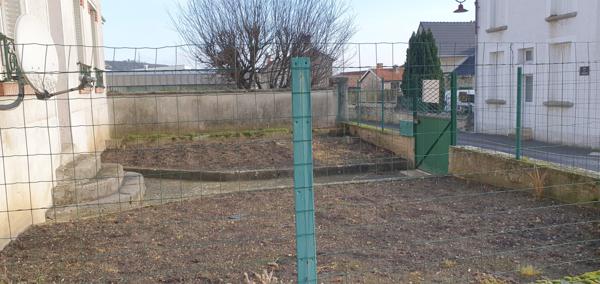 Dormans (51700) MAISON AVEC DEPENDANCES ET COUR