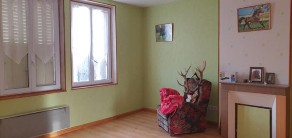 Dormans (51700) MAISON AVEC DEPENDANCES ET COUR