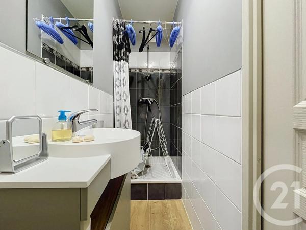 Appartement T5 à vendre  4 pièces - 98,15 m 2   BAGNOLS SUR CEZE  - 30