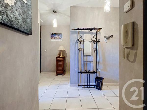 Appartement T5 à vendre  4 pièces - 98,15 m 2   BAGNOLS SUR CEZE  - 30
