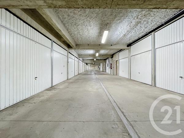 Appartement T5 à vendre  4 pièces - 98,15 m 2   BAGNOLS SUR CEZE  - 30