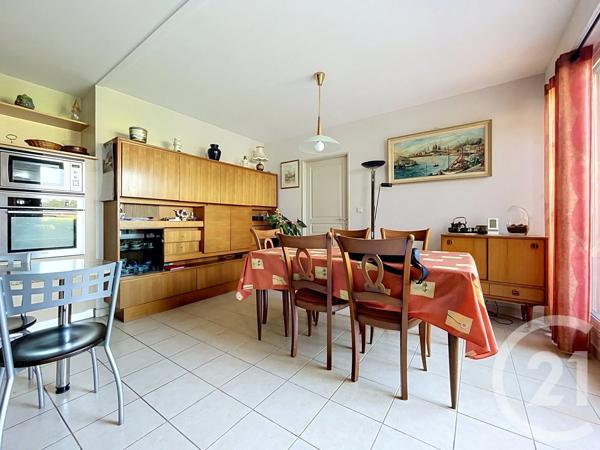 Appartement T5 à vendre  4 pièces - 98,15 m 2   BAGNOLS SUR CEZE  - 30