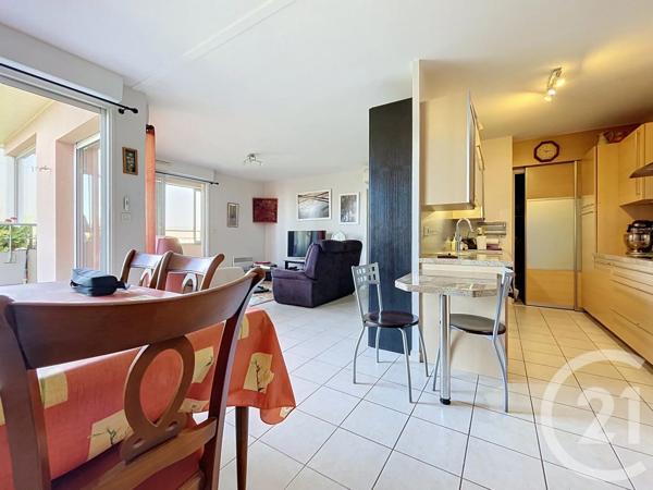 Appartement T5 à vendre  4 pièces - 98,15 m 2   BAGNOLS SUR CEZE  - 30
