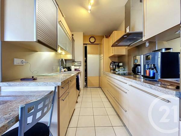 Appartement T5 à vendre  4 pièces - 98,15 m 2   BAGNOLS SUR CEZE  - 30