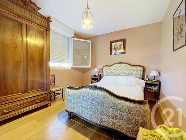 Appartement T5 à vendre  4 pièces - 98,15 m 2   BAGNOLS SUR CEZE  - 30
