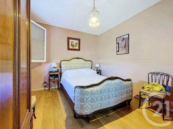 Appartement T5 à vendre  4 pièces - 98,15 m 2   BAGNOLS SUR CEZE  - 30