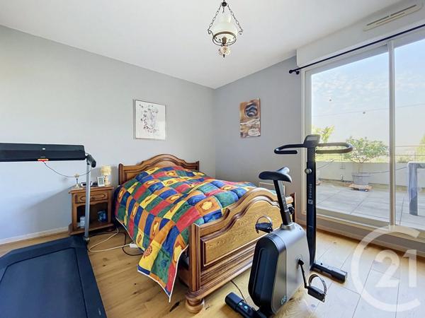 Appartement T5 à vendre  4 pièces - 98,15 m 2   BAGNOLS SUR CEZE  - 30