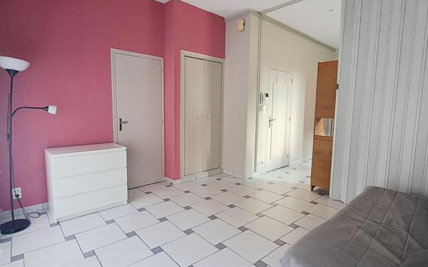 Appartement à louer    1 pièce • 32 m2 Saint-Quentin