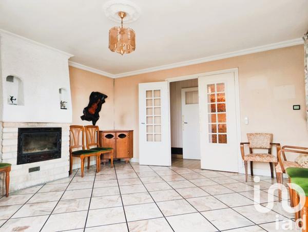 Maison 4 pièces de 91 m² à Compertrix (51510)