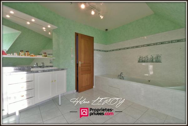 Maison familiale sur sous sol avec vue mer et jardin