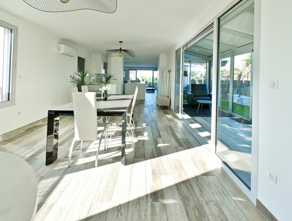 SUPERBE APPARTEMENT A DEUX PAS DES PLAGES