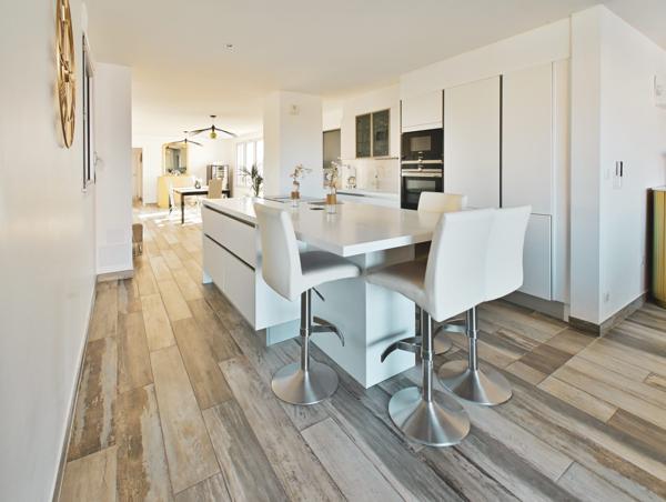 SUPERBE APPARTEMENT A DEUX PAS DES PLAGES