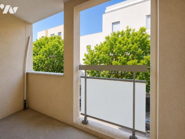 Grand T2 traversant de 60,59 m² avec balcon, cave et parking