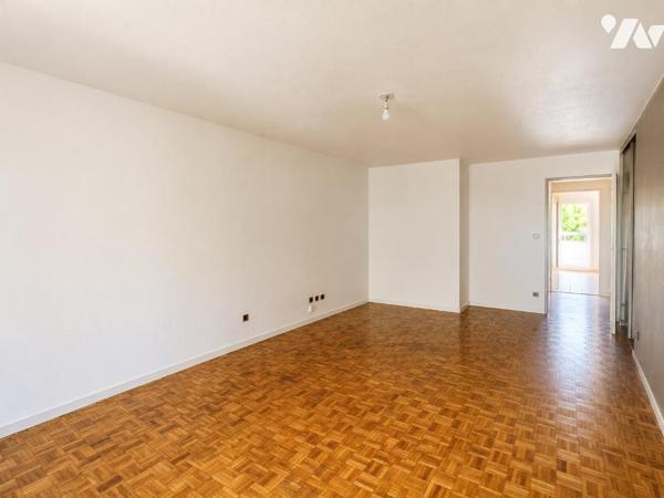 Grand T2 traversant de 60,59 m² avec balcon, cave et parking