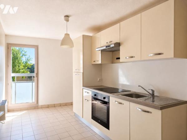 Grand T2 traversant de 60,59 m² avec balcon, cave et parking