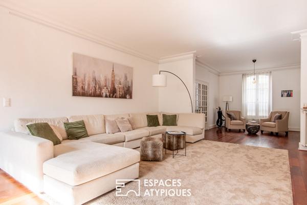 Exceptionnelle propriété Place du Lycée au coeur du centre ville