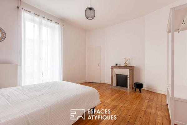 Exceptionnelle propriété Place du Lycée au coeur du centre ville