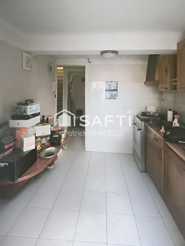 Maison d'habitation T3, sur 3 niveaux, 2 chambres, 2 WC, 1 salle d'eau, 1 garage