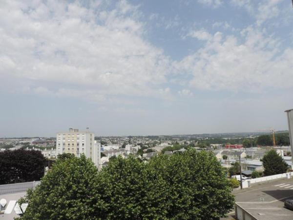 BREST, APPARTEMENT VUE DEGAGEE + BOX