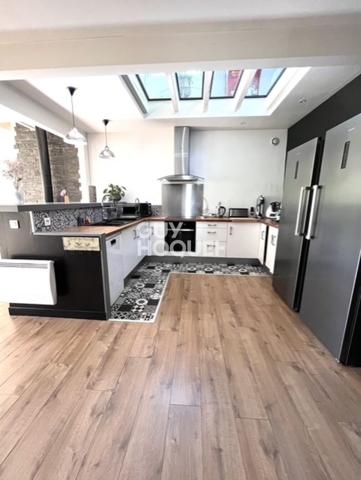 Ancienne tuilerie avec gîte et piscine