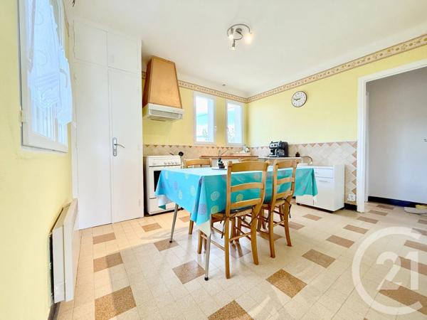 Maison à vendre  8 pièces - 155 m 2   RUOMS  - 07