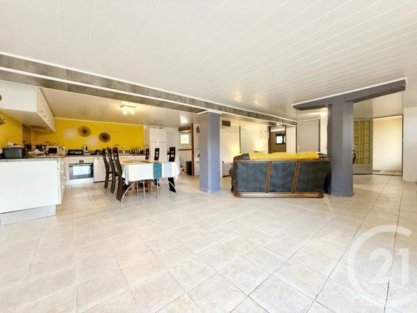 Maison à vendre  8 pièces - 155 m 2   RUOMS  - 07
