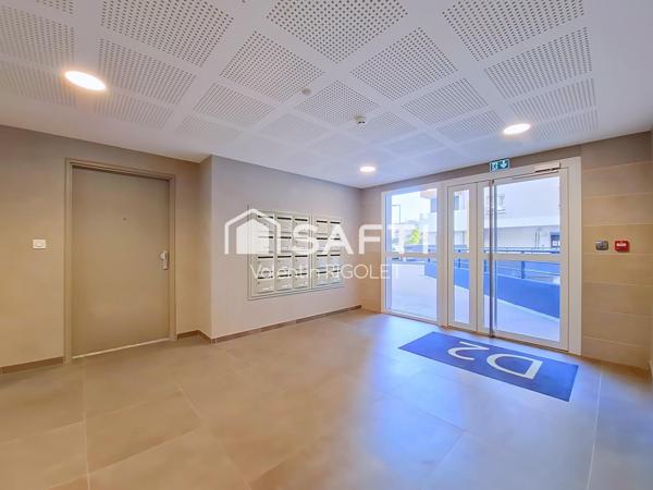 Grand Studio 30 m², Balcon - Locataire en place.