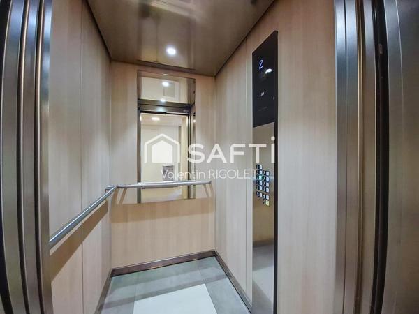 Grand Studio 30 m², Balcon - Locataire en place.