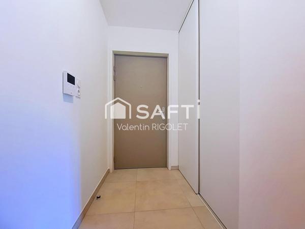 Grand Studio 30 m², Balcon - Locataire en place.