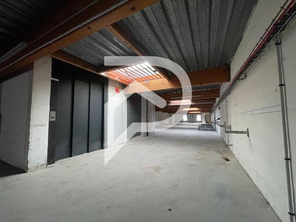 Entrepôt / Local industriel 318 m2