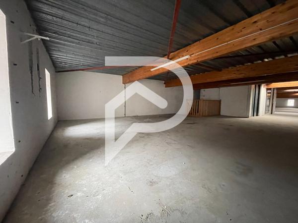 Entrepôt / Local industriel 318 m2