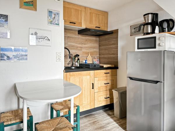 Studio mezzanine rénové - vue latérale sur l'océan