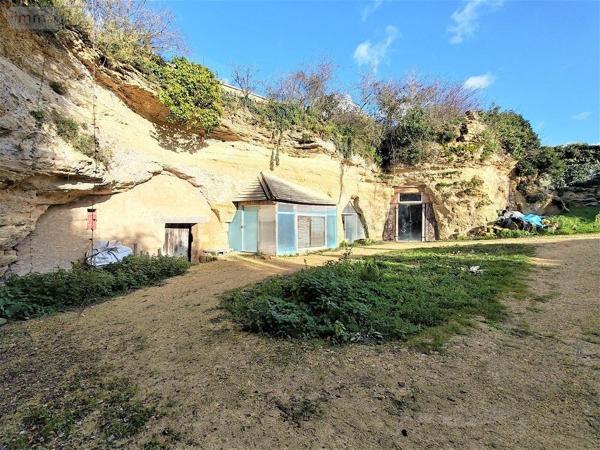 Terrain à Batir à vendre à Doué-en-Anjou dans le Maine-et-Loire (49700), ref :   
DOUE LA FONTAINE