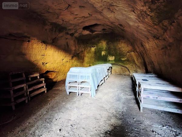 Terrain à Batir à vendre à Doué-en-Anjou dans le Maine-et-Loire (49700), ref :   
DOUE LA FONTAINE