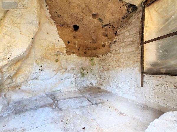 Terrain à Batir à vendre à Doué-en-Anjou dans le Maine-et-Loire (49700), ref :   
DOUE LA FONTAINE