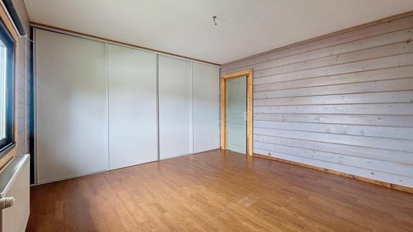 Local commercial/bureaux de 457m² avec terrain divisible et constructible