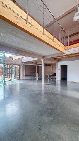 Local commercial/bureaux de 457m² avec terrain divisible et constructible