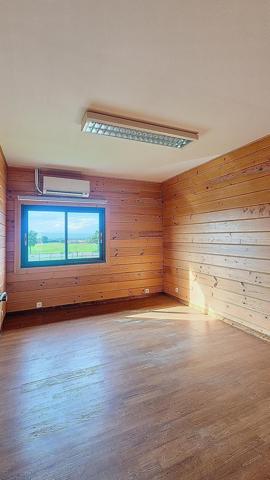 Local commercial/bureaux de 457m² avec terrain divisible et constructible