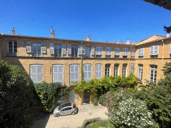 A LOUER - PLACE D ALBERTAS - RARE A LA LOCATION - GRAND STUDIO MEUBLE