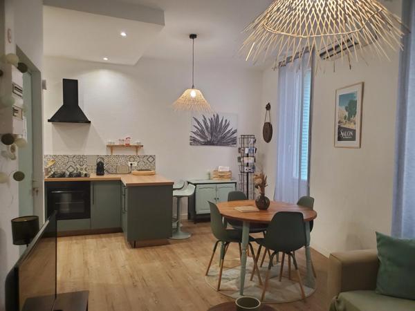 Appartement T2 rénové et meublé – Centre de Salon-de-Provence