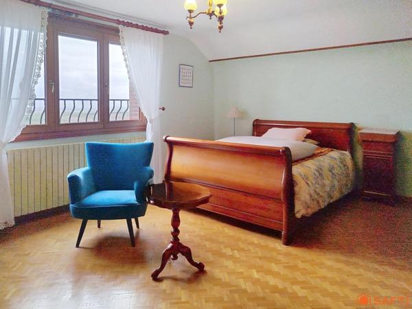 PROPRIETE AVEC VUE SUR LE VIGNOBLE CHAMPENOIS