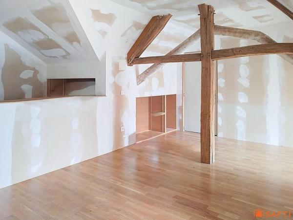 PROPRIETE AVEC VUE SUR LE VIGNOBLE CHAMPENOIS