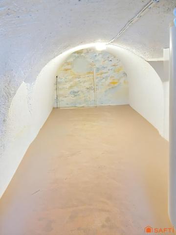 PROPRIETE AVEC VUE SUR LE VIGNOBLE CHAMPENOIS